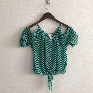 ☀️ Shoulder cut shirt